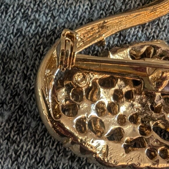 Gold-toned Coro Swan Brooch with Clear Rhinestones, Signed - Picture 3 of 3
